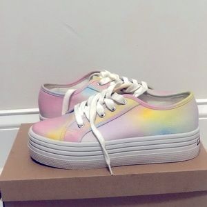 Steve Madden Bobbi 30 Tye Die platform tennis shoe.  NWT. Never worn